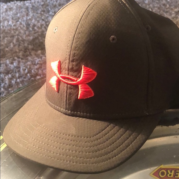 Under armor hat - Picture 1 of 4